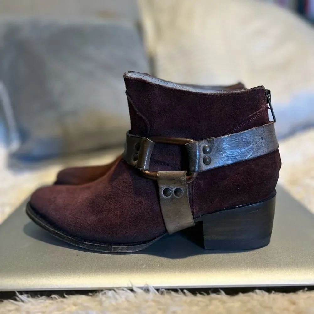Freebird by Steven Quartz suede ankle boots size 7